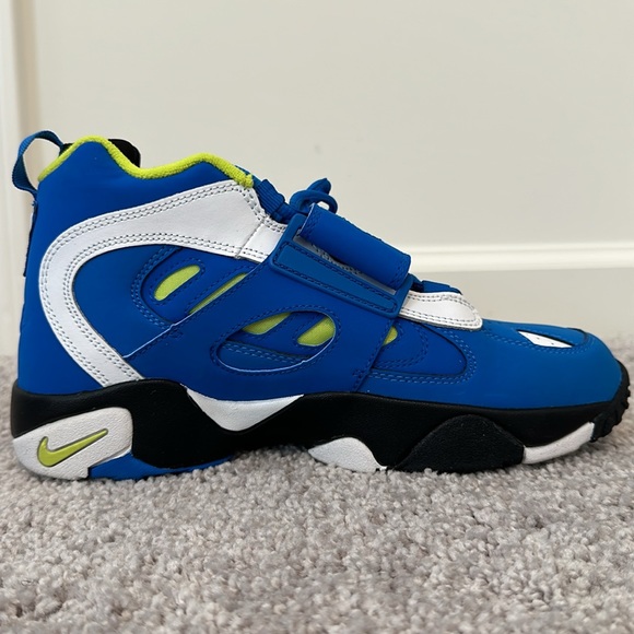 Nike Air Diamond Turf 2, Royal blue, Boys (Youth). No tag/box. - Picture 4 of 9